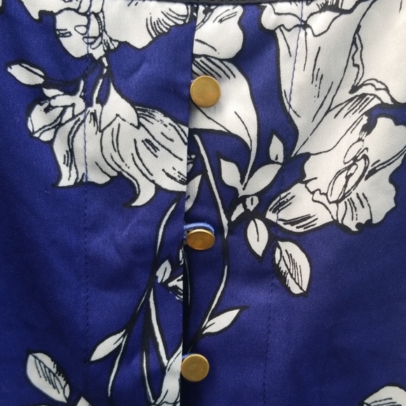 True Destiny EUC Top Floral Back Button - Picture 4 of 5